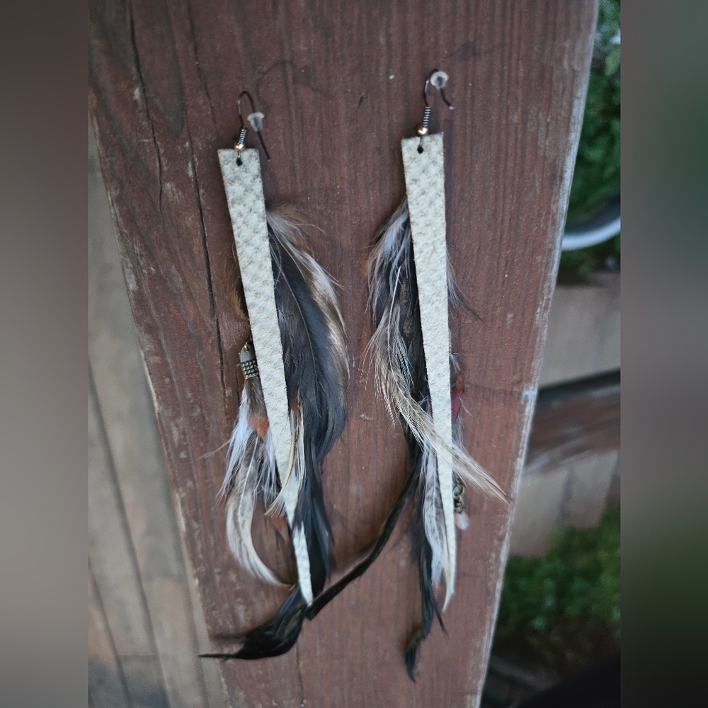 New! Long Feather Earrings Drop Chain Crystal Charm Handcrafted Boho Jewelry - Picture 6 of 6